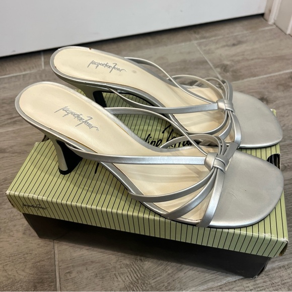 JACQUELINE FERRAR Silver Strappy Sandal Heels Style Debra Women’s Size 6.5M - Picture 2 of 11